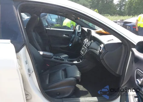 2017 Mercedes-Benz Cla 250 4Matic z USA, uszkodzony, nr VIN WDDSJ4GB8HN428052